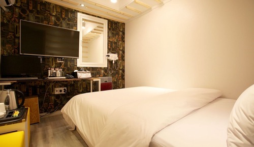 Room (Standard OTT (randomly assigned) (Net)
