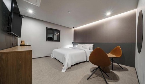 Room (Deluxe - Non-smoking Bathtub (Walkie )