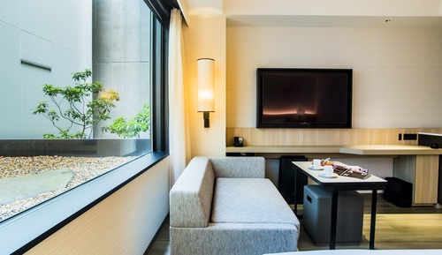 Room, 1 King Bed, Garden View