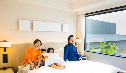 Suite, 1 King Bed, Bathtub