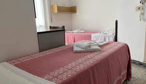 Economy Twin Room, Balcony