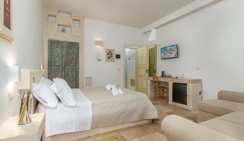 Deluxe Triple Room