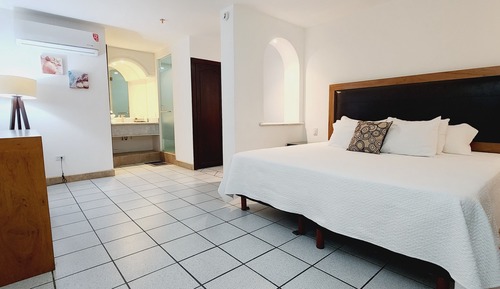 Comfort Room, 1 King Bed