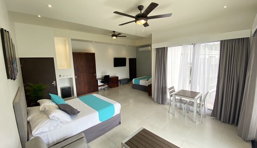 Premium Quadruple Room (Naoz)