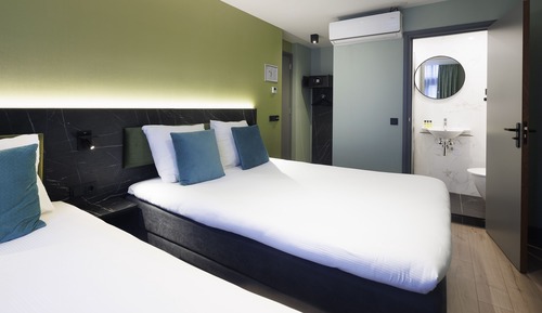 Standard Triple Room, Private Bathroom