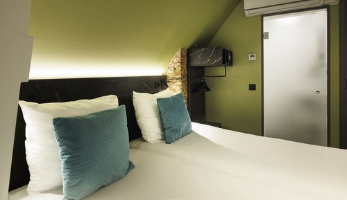 Basic Twin Room, 2 Twin Beds, Shared Bathroom