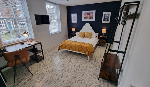Deluxe Apartment