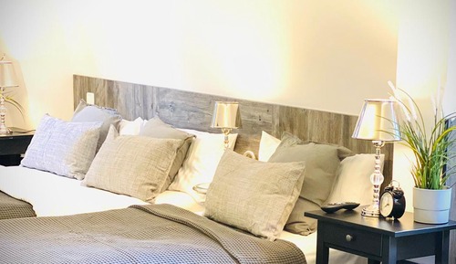 Family Room (5 beds)