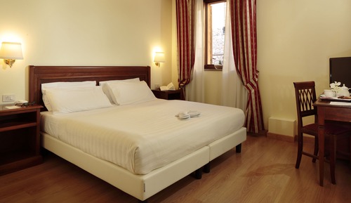 Panoramic Room
