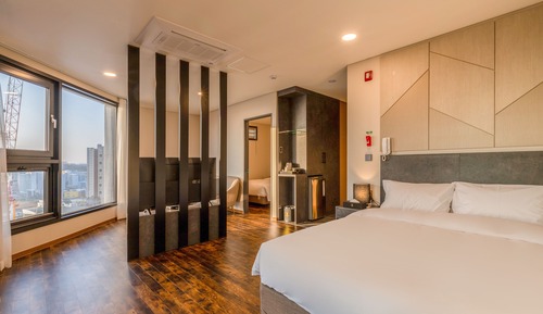 Premium Family Suite