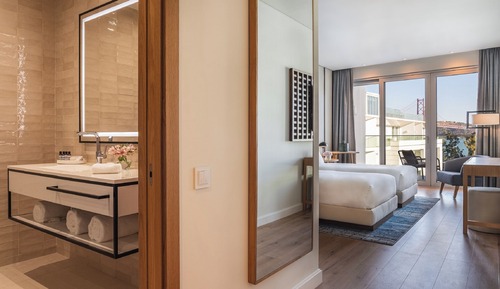 Standard Room, 2 Twin Beds, River View