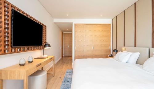 Premium Suite, River View, Corner