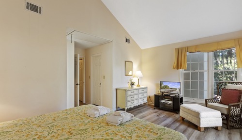 Condo (2 Bedrooms)