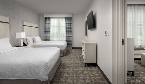Suite, 2 Queen Beds, Accessible (Roll In Shower)