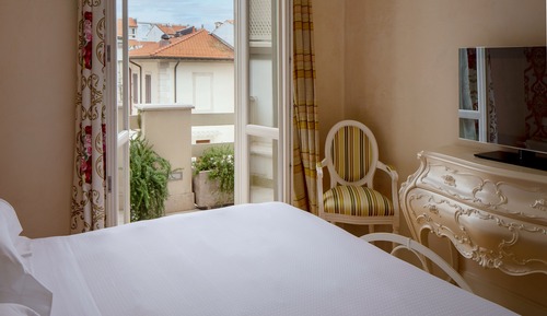 Villa (First Floor)