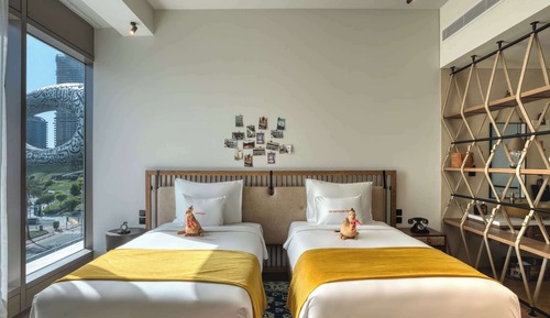 Large Glamping Twin (Free Shuttle Service to DIFC, Kite Beach, and Dubai Mall)