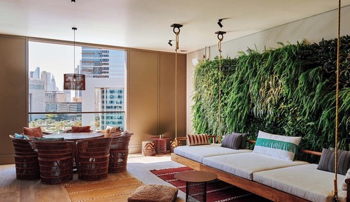Hakawati Suite (Free Shuttle Service to DIFC, Kite Beach, and Dubai Mall)
