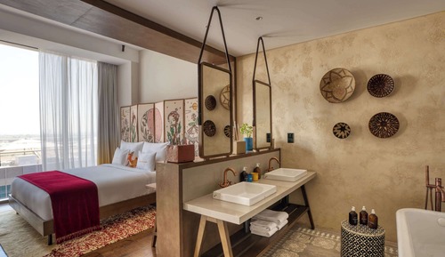 Suite (Large Artist Village)