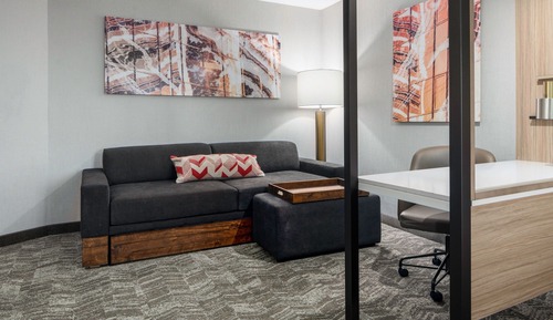 Suite, 1 King Bed, Non Smoking (Hearing Accessible)