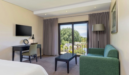 Classic Room, 1 King Bed, Garden View