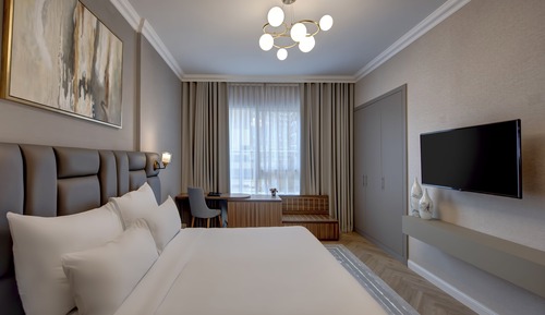 One-Bedroom Apartment with Terrace