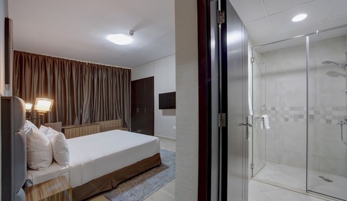 Deluxe One Bed Room Apartment With Balcony