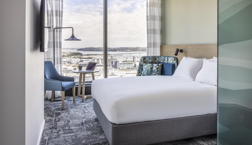 Standard Room, 1 King Bed (with Free Breakfast)