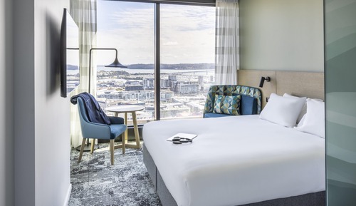 Standard Room, 1 Queen Bed, Harbor View (with Free Breakfast)