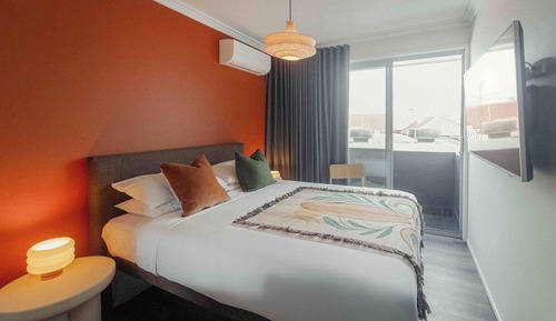 Private Superior Queen Ensuite Room