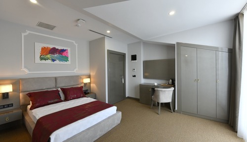 Junior Double Room, Lanai