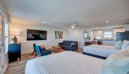 Saltwater Suites 204 Queen Suite, 2nd Fl. Nest