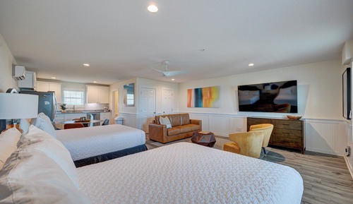 Saltwater Suites 302 Queen Suite, 3rd Fl. Low Tide