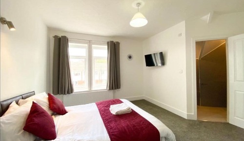 Double Room, Ensuite, City View