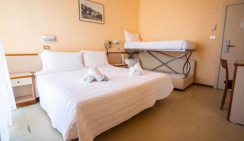 Standard Triple Room, Sea View