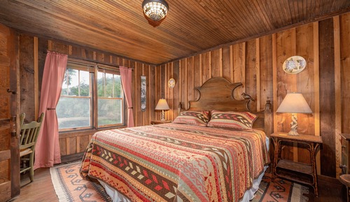 Superior Suite, Ensuite, Mountain View (Hydrangea)