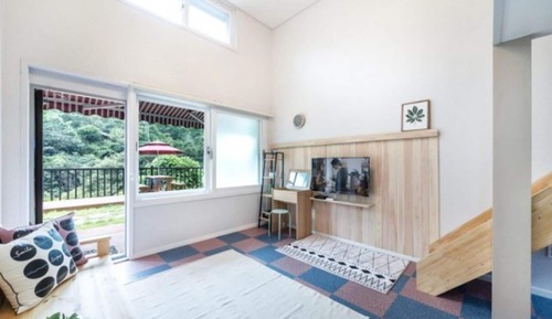 Room (104 Haedam (Duplex))