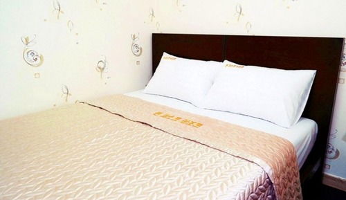 Room (Building 3 Room 201 (Salt Water Hot S)
