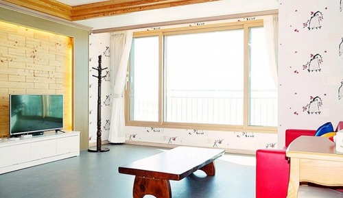 Room (Building 5 Room 101 (Salt Water Hot S)