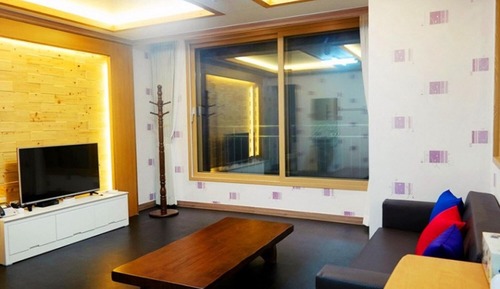 Room (Building 7 Room 101 (seawater pool hi)