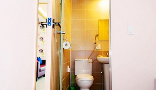Room (Building 6 Room 102 (Salt Water Hot S)