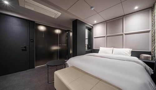 Room (Deluxe Deals)