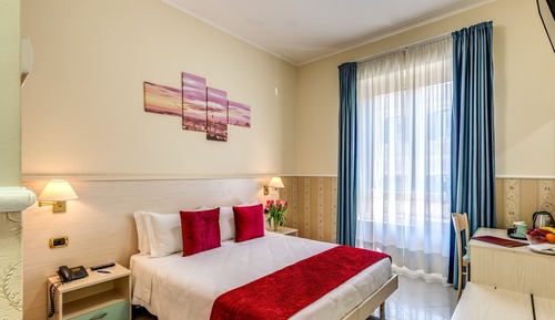 Deluxe Double Room Single Use