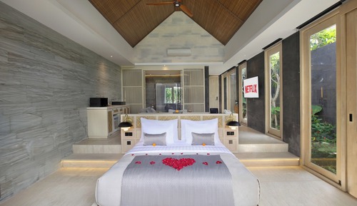 Smart 1 Bedroom Villa with Private Pool & Hot Tub