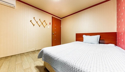 Room (Standard Room)
