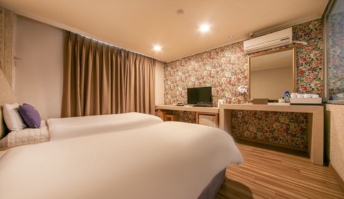 Room (Standard Twin (Free Breakfast for 2 S)