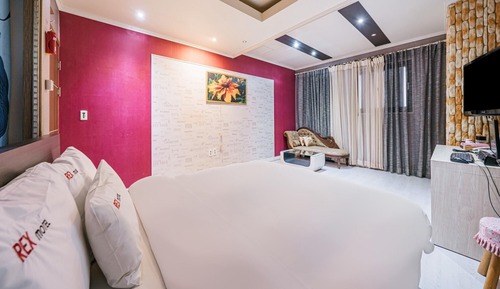 Room (Special room - massage bed (free Netf)