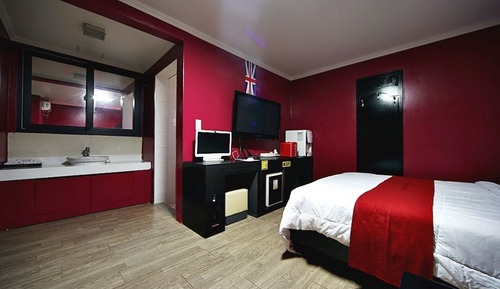 Room (Standard (Netflix/PC/Breakfast))