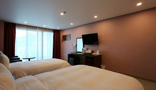 Room (Ocean View Family Twin (3 People))