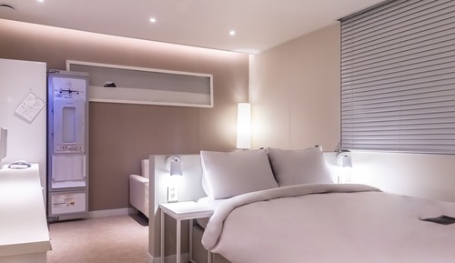 Room (Suite (styler air purifier Netflix & )