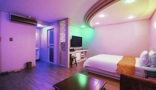 Room (Premium-Business Room (100% disinfect)